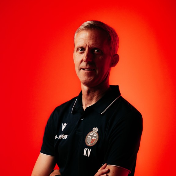Karsten Vandendriesche T3 physical trainer Mandel United